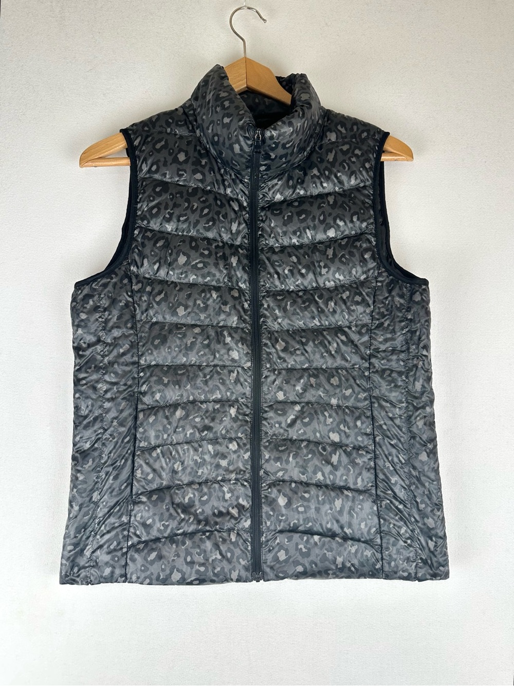Uniqlo Down Puffer Vest Animal Print Outdoor Gorpcore